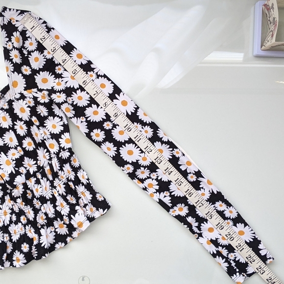 Forever 21 Floral Print Square Neck Top - Picture 5 of 8